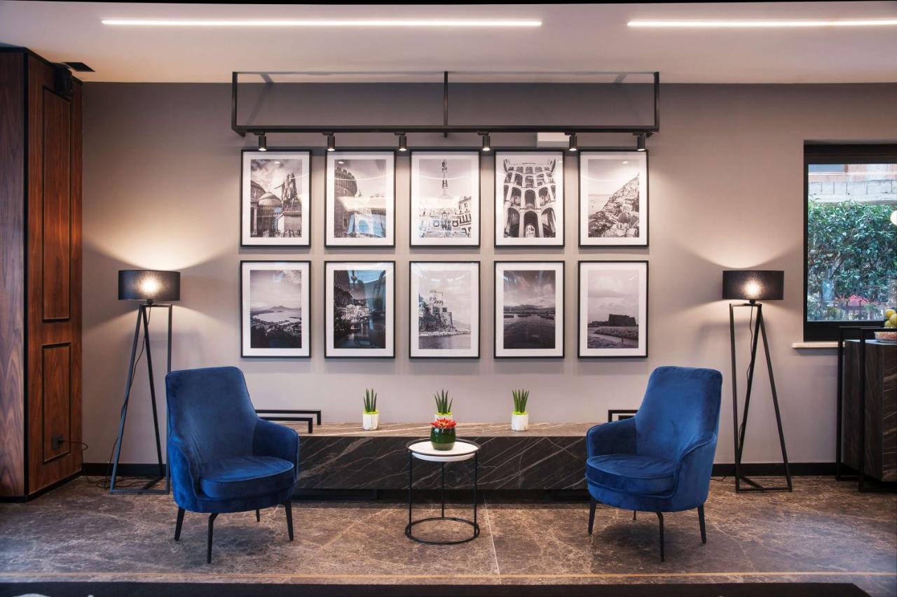Radisson Naples Hotel Nola