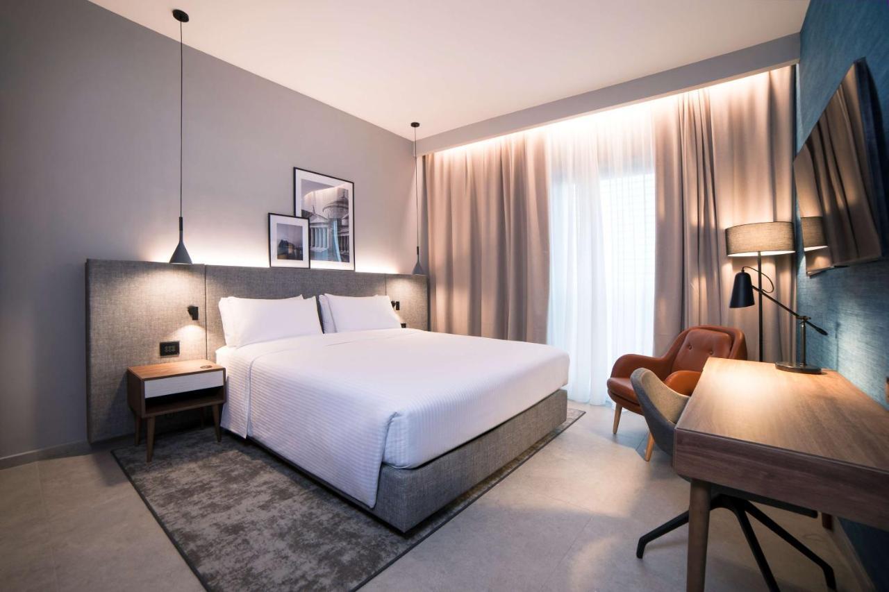 Radisson Naples