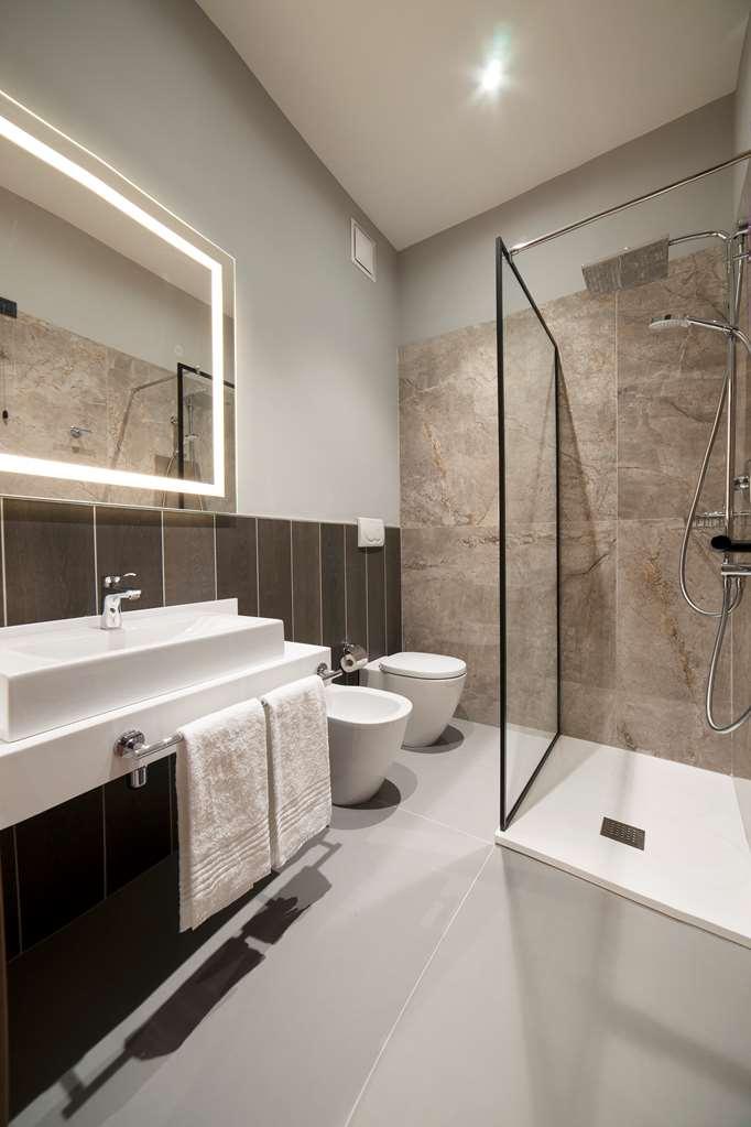Radisson Naples